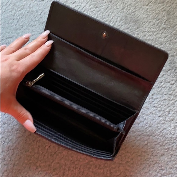 100% authentic Burberry long studded wallet - Picture 3 of 6